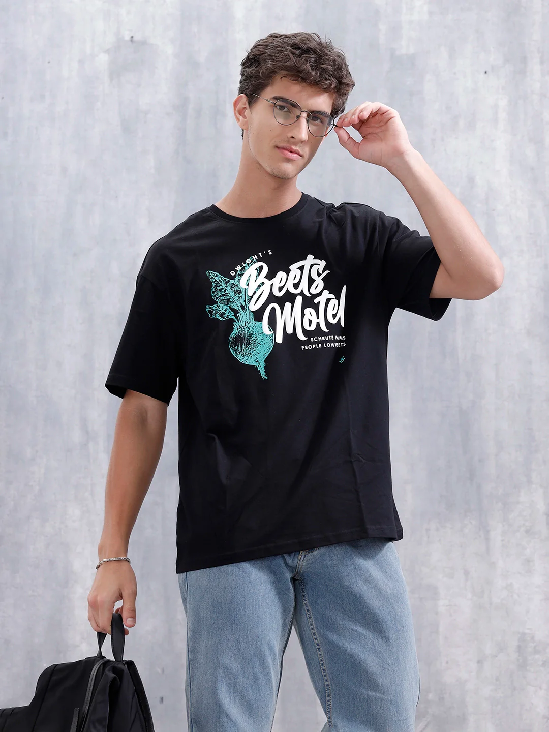 Casual Men Oversized Fit Tee With Graphic | Black