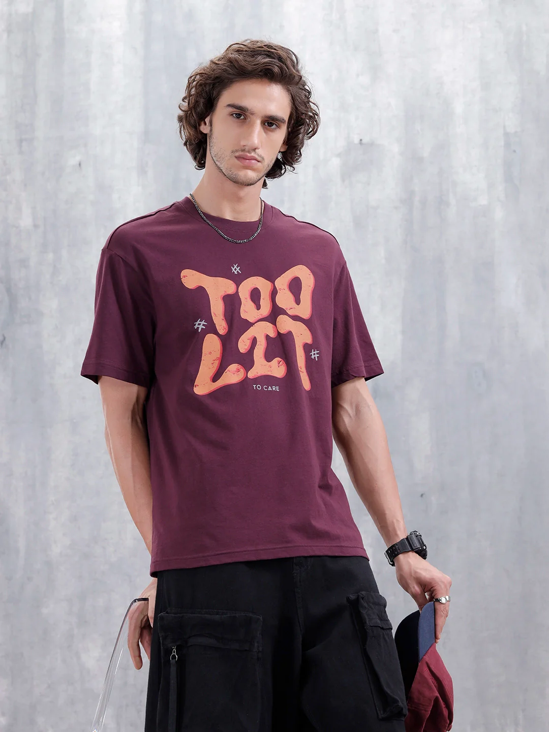 Casual Men Oversized Fit Tee With Graphic | Maroon