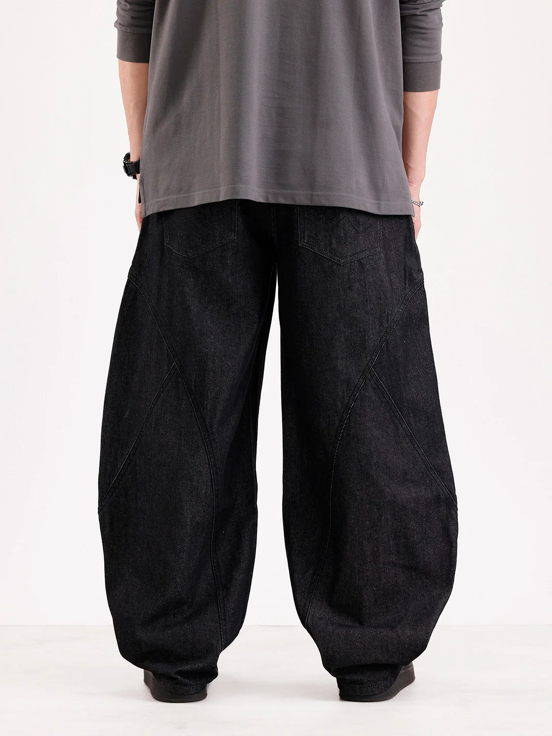 Classic Baloon Fit Jeans | Black - Image 3