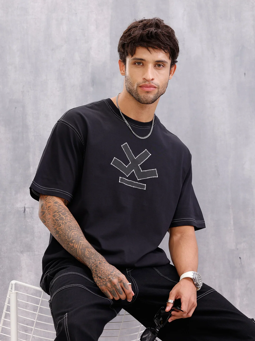 Contrast Stitch Detail Oversized Fit T-shirt With Logo Embroidery | Black