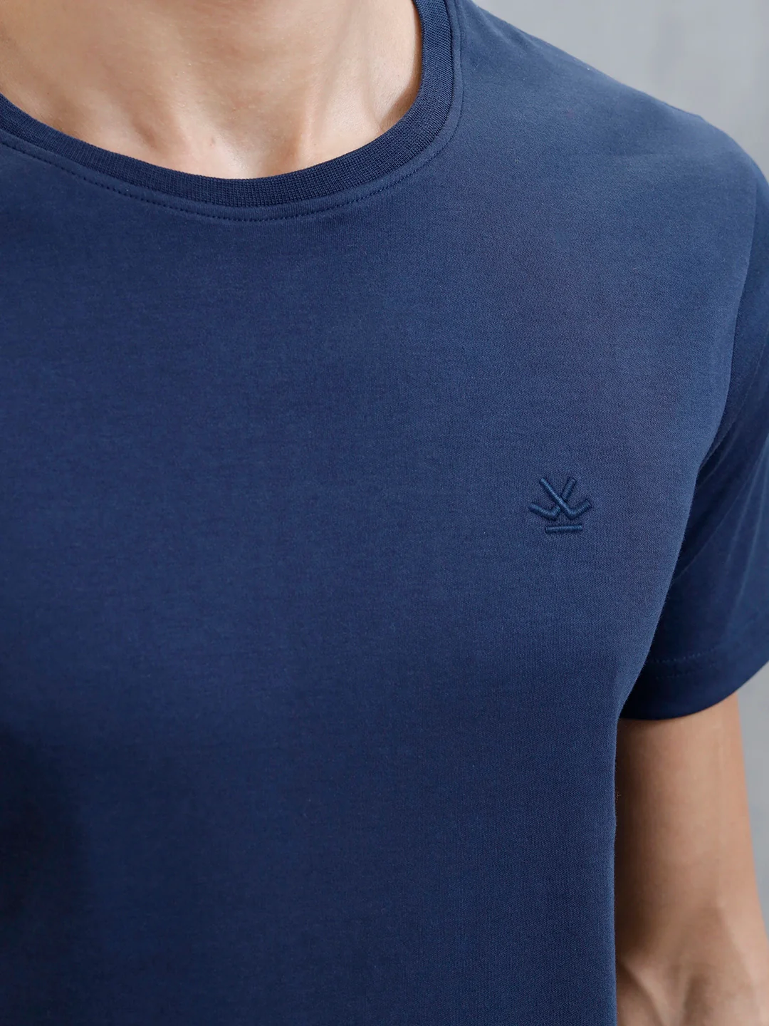 Men's Solid Casual Slim Fit T-Shirt | Navy Blue - Image 5