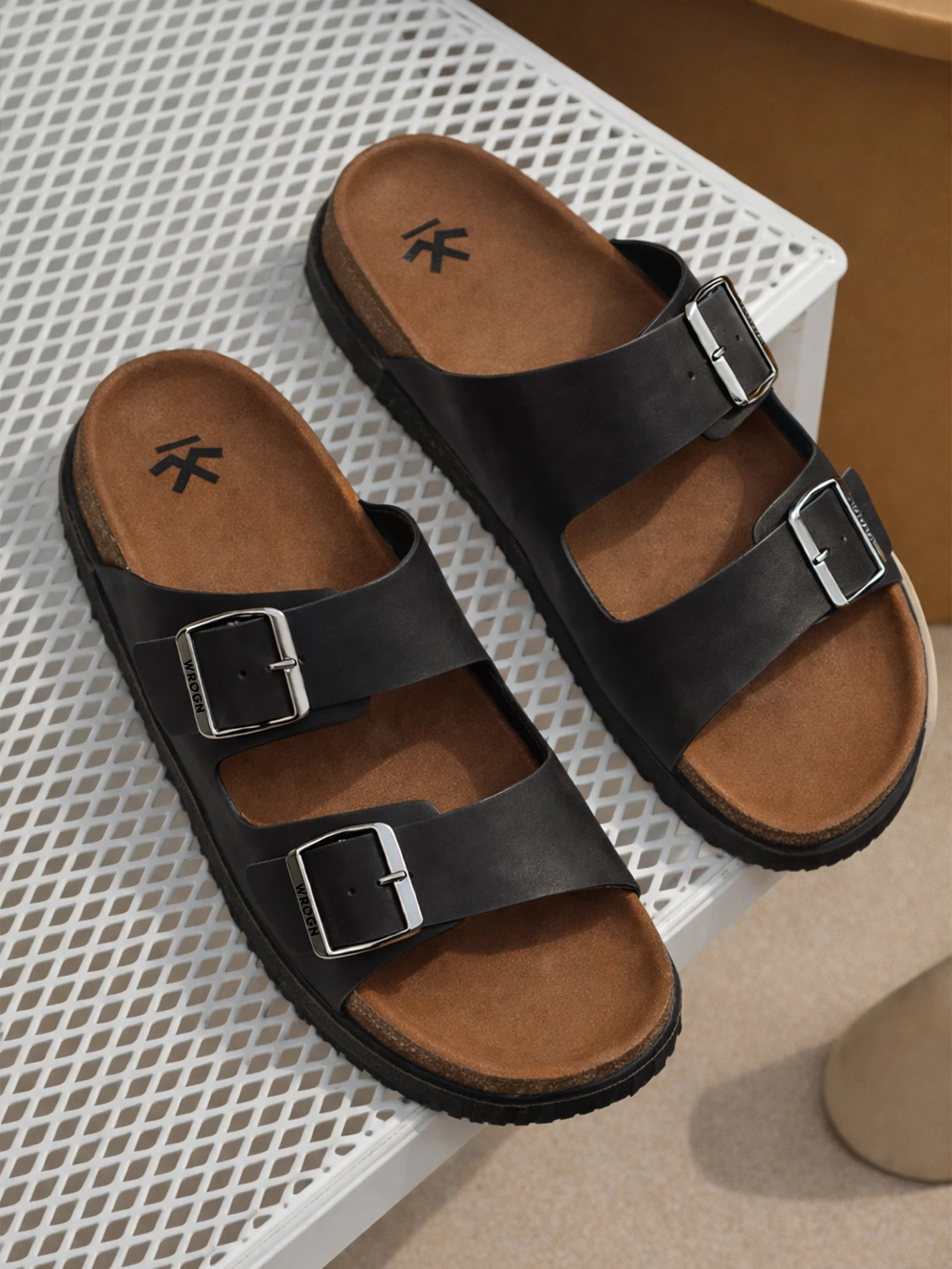 Open footwear | Onyx step