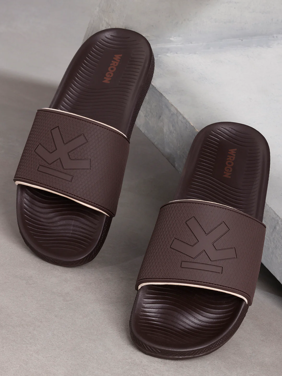 Sliders | Brownstone
