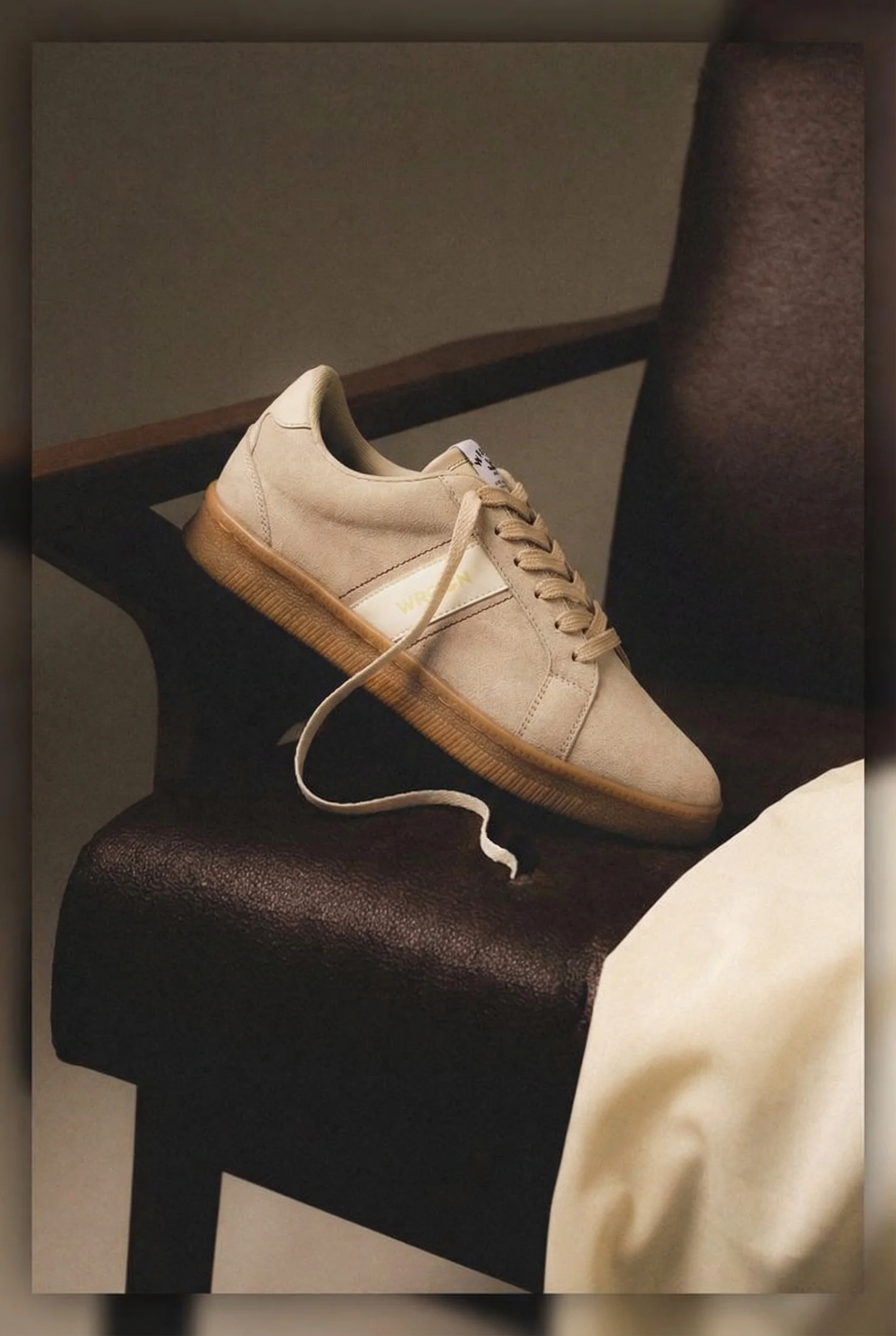 Sneakers | Gimlet Claymore