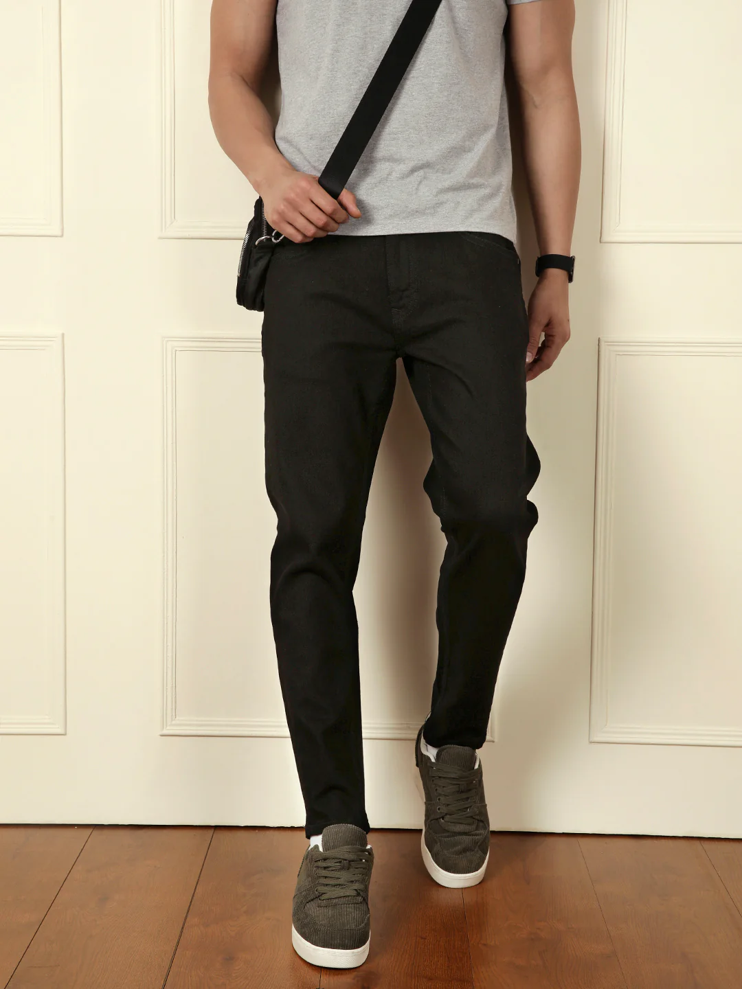 Solid Skinny Crop Jeans | Black