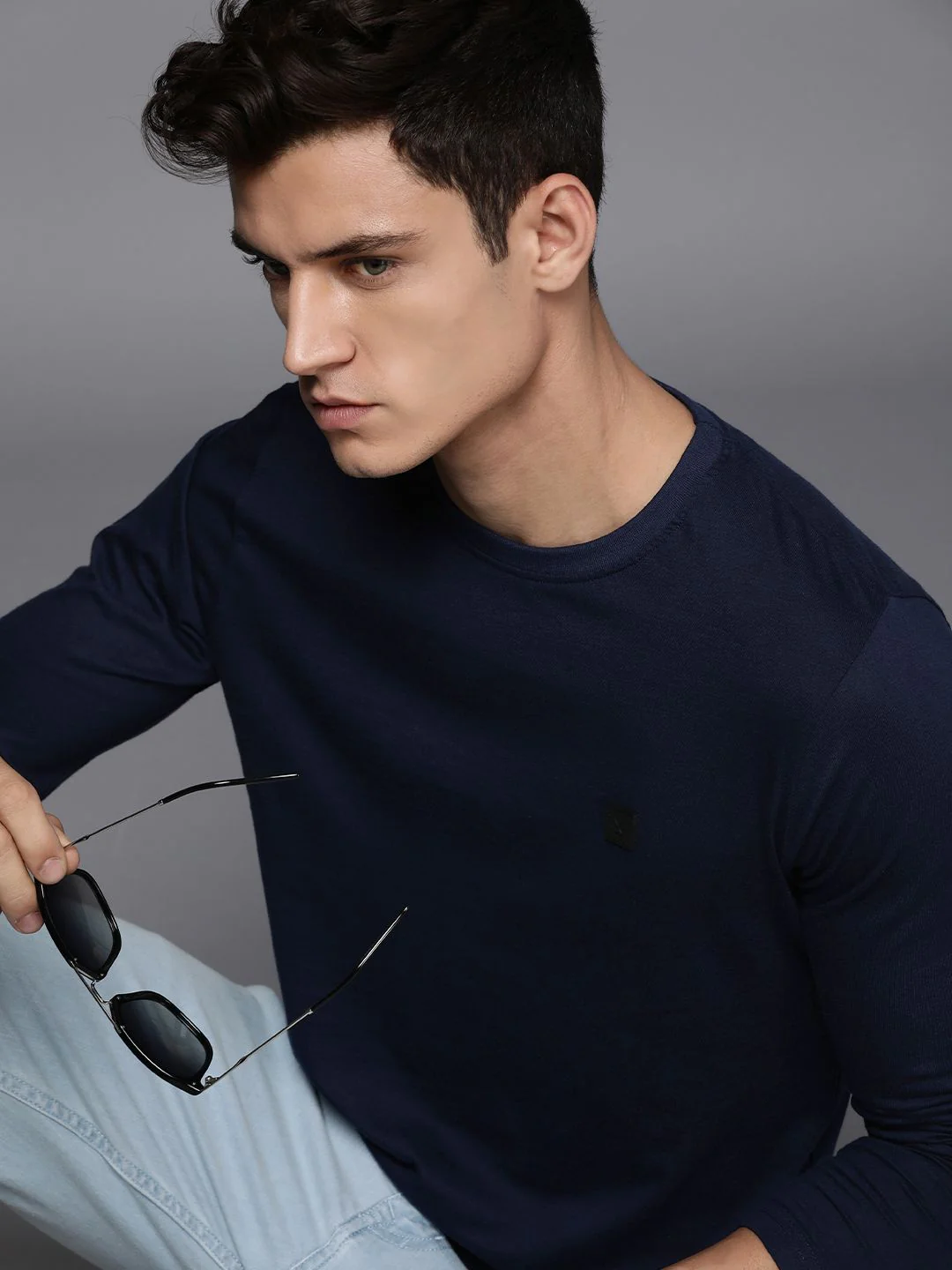 Striking Navy Blue Round Neck T-Shirt - Image 2